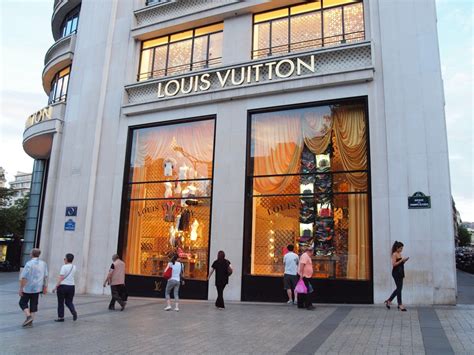 louis vuitton handbag price in france|louis vuitton outlet paris france.